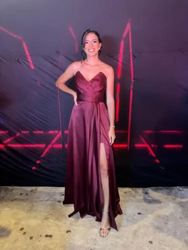  Vestido de formatura marsala 