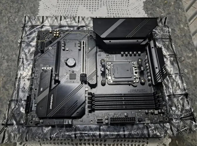 Placa mãe B650 TOMAHWAK MSI ATX