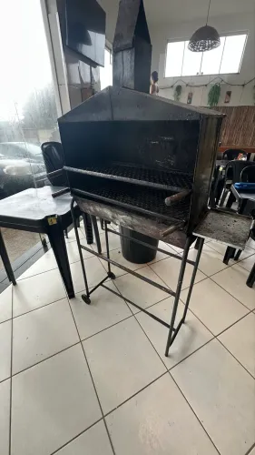 Churrasqueira para espetinhos