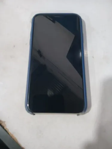 Vendo iPhone 11 64g semi novo