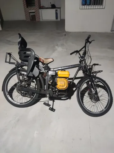 Bicicleta/moto motorizada 