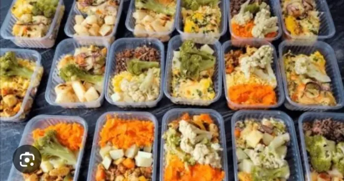 VAGA PARA AJUDANTE DE COZINHA