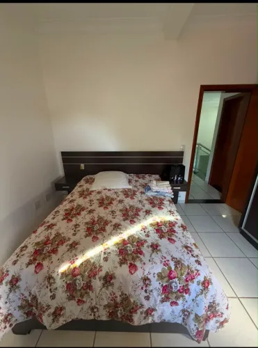 Cama com colchão bem conservado Goiânia - Goiás