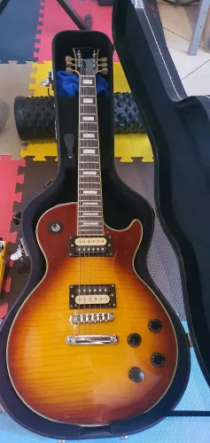 Guitarra Les Paul / Caps Malagoli