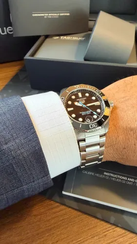 TAG HEUER AQUARACER PROFESSIONAL 300 DATE AUTOMATICO 