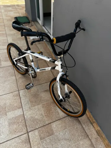BMX Caloicross Freestyle light preta
