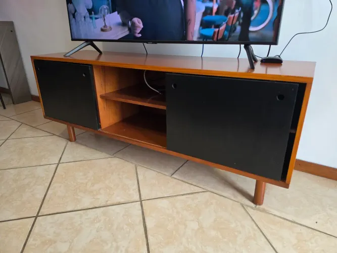 Rack para TV (Madeira) - Comprado novo na TokStok