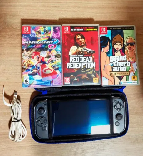 Nintendo Switch Oled + 3 jogos - Seminovo