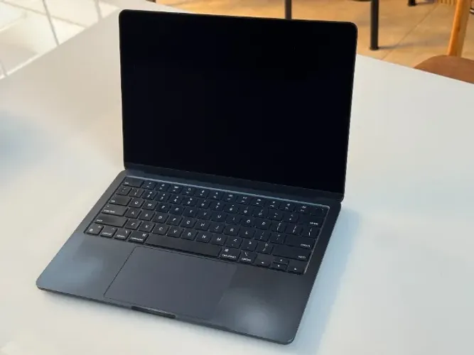 Apple Macbook Air M2 512gb Ssd 8gb Midnight - Com Defeito