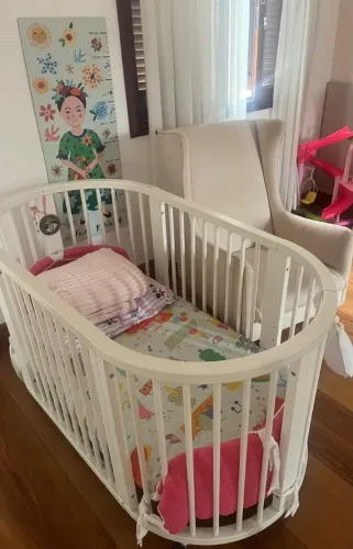 Berço Crescer multifuncional + cômoda branca ? R$ 2.400