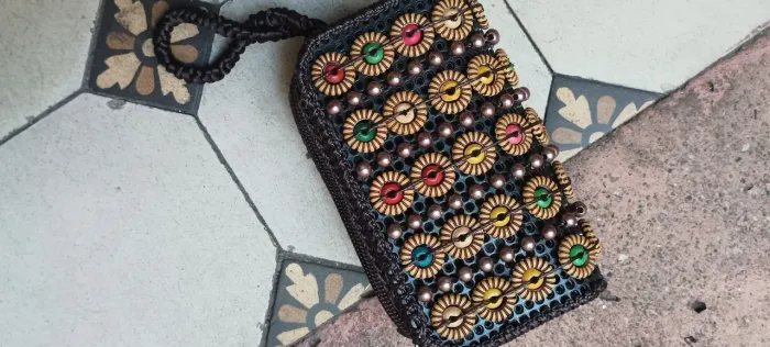 Bolsinha de mão.
