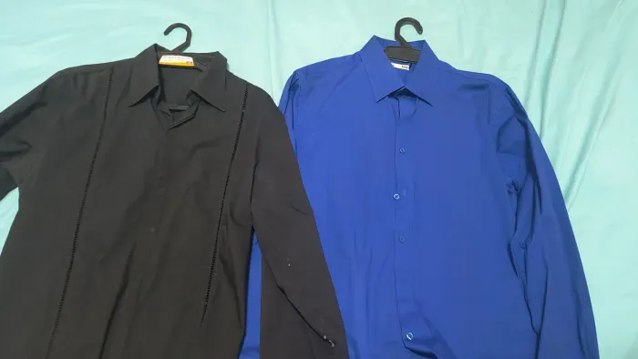 Vendo duas camisas masculinas de manga comprida sou de Taubaté e não entrego 