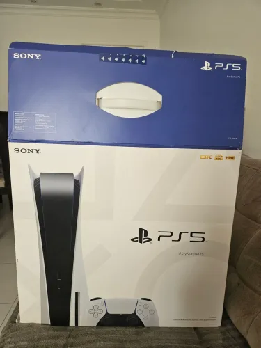 Ps5 com controle e cyberpunk 2077