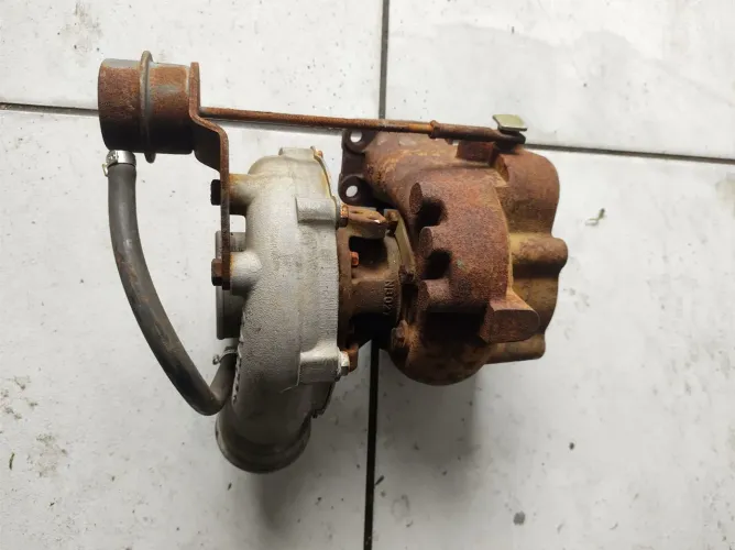 Turbina, volante e cárter do motor X10