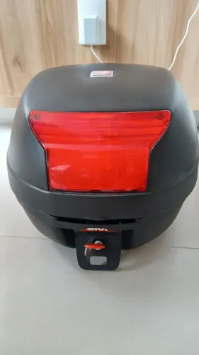 Baú GIVI Monolock 29 Litros - Excelente estado<br>