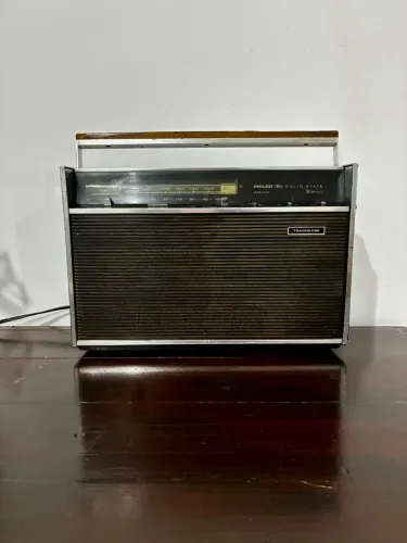Rádio antigo Transglobe