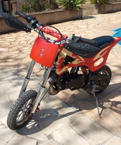 Moto 50cc econômica e prática! Ótima oportunidade!