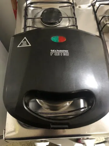 Sanduicheira Grill Fama