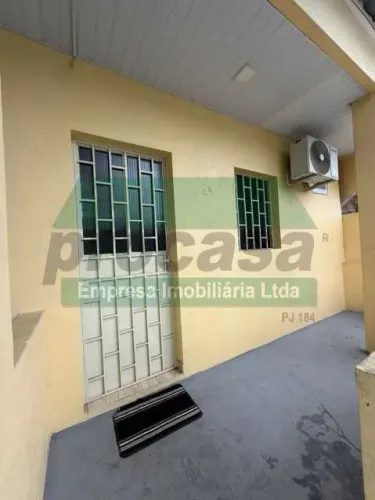 Casa de Vila : / Residencial / Japiim