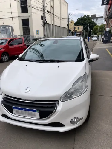 Peugeot 208 Griffe 1.6 Flex 16V 5P Aut. 2014