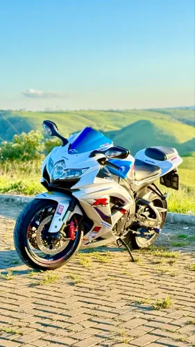 Gsx-R / Srad 750 - 2011 - troco por Tiger