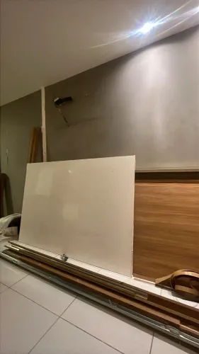 2 quadros brancos de sala de aula