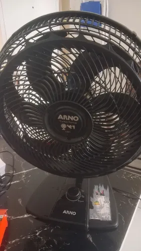Ventilador Arno semi novo