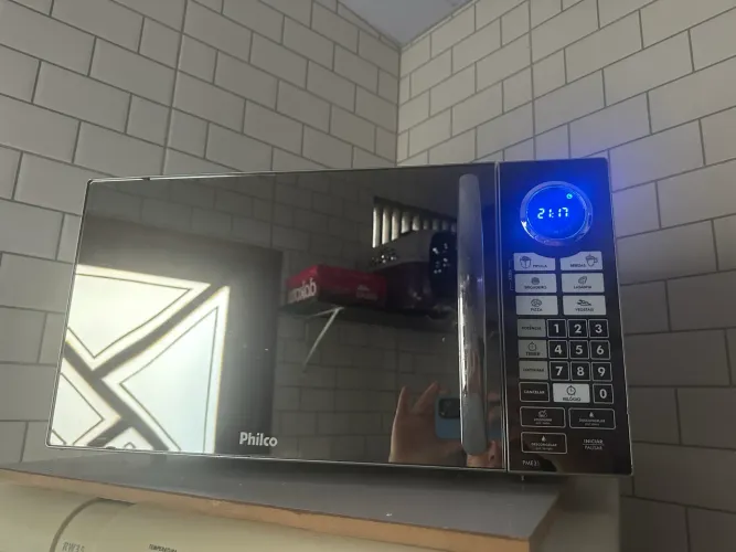 Vende-se microondas espelhado novíssimo