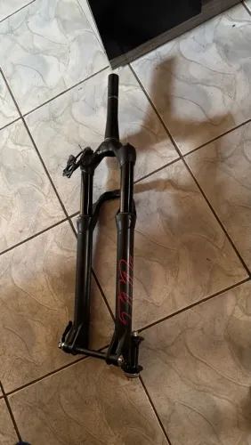 Suspensão manitou marvel