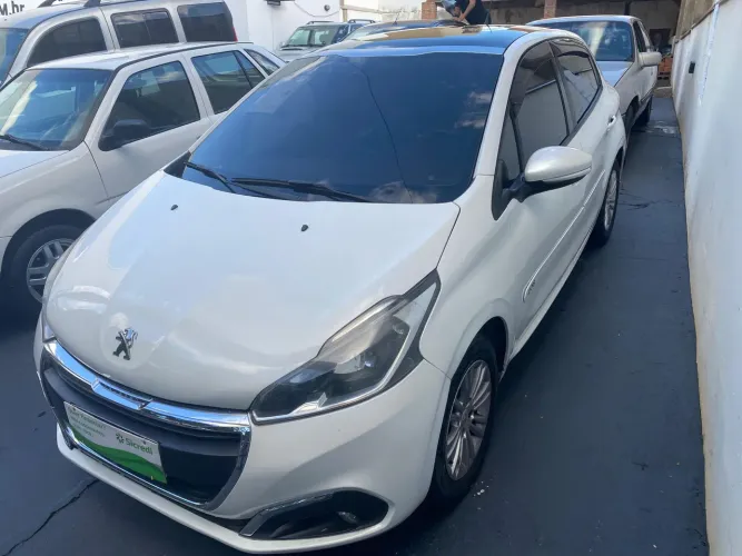 Peugeot 208 Allure 1.2 Flex 12V 5P Mec. 2017