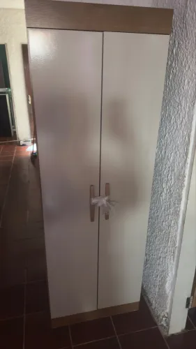 Vendo armário multiuso