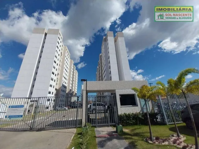 Apartamento com 2 dormitórios para alugar, 38 m² por R$ 2.306,88/mês - Itaperi - Fortaleza