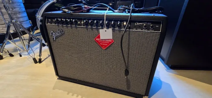 Amplificador Fender Champion