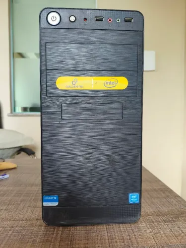 Computador Pentium (R) 3.30GHz
