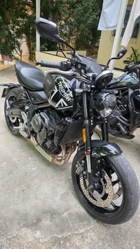 TRIUMPH TRIDENT 660 23/24 MUITO NOVA, 25K KM, PRETA, ABS, 81CV, TRICILINDRICA
