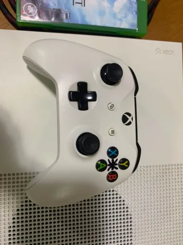 X BOX IMPECÁVEL COM JOGO