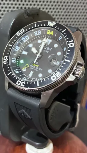 Citizen Eco-drive Promaster Titanium Safira Gmt Bj7110-89e (Usado)