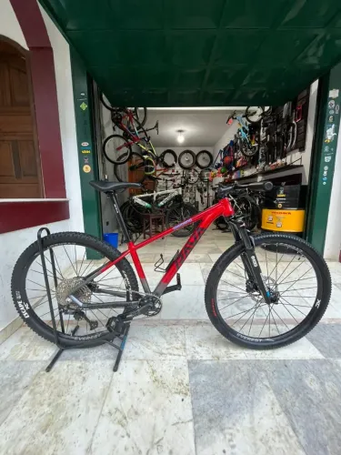 Aro 29 shimano 12 velocidades deore. Freios Mt200 suspensão suntour 