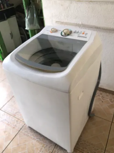 Máquina de lavar roupa marca cônsul facilite capacidade de 10 quilos