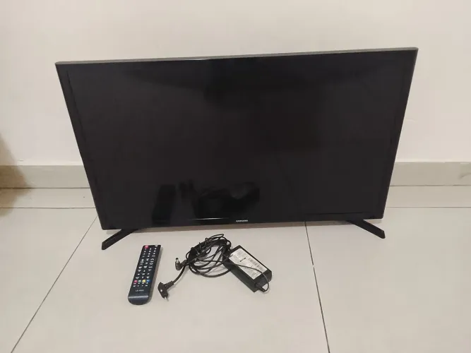 Xbox 360 Slim + Kinect + 2 Controles + 18 Jogos + TV Samsung 32"