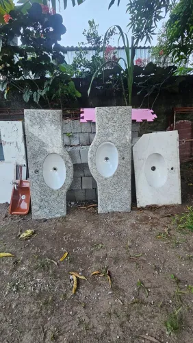 4 quarto pias pra banheiro...retangular e quada com cubas em perfeito estado...