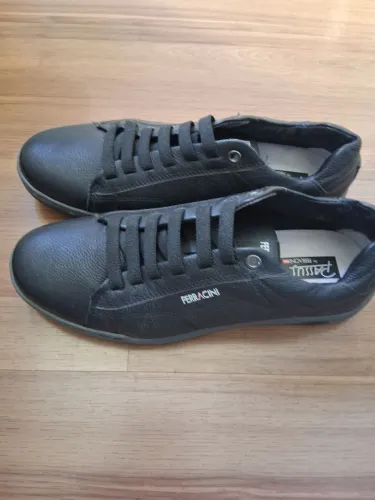 Tenis