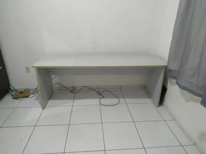 Mesa de escritório 2 metros por 60cm