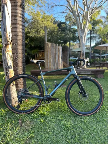 Bicicleta Gravel BMC URS TWO LT