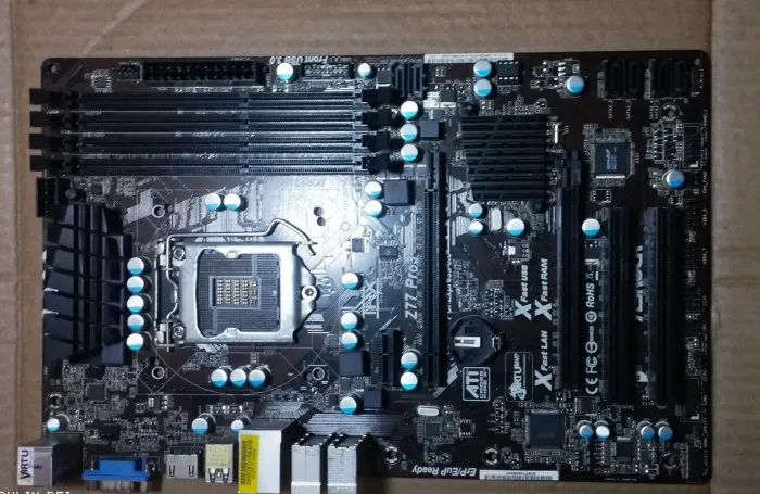 Placa-mãe ASRock Z77 Pro3 - Não Liga - Para Reparo ou Peças