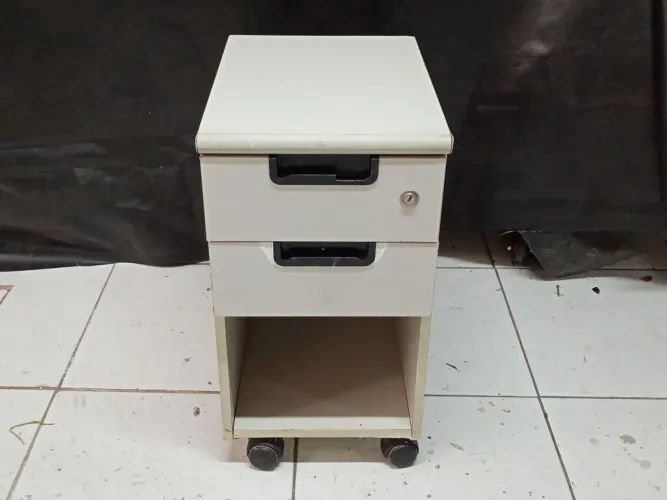 Gaveteiro com 2 Gavetas e Rodinhas em MDF 