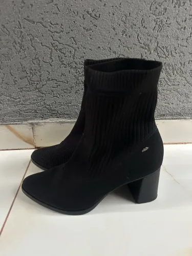 Bota Dakota cano curto preta