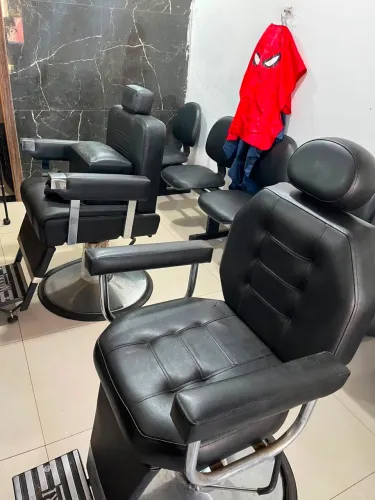 ALUGO PONTO PARA BARBEARIA JÁ MONTADA. *Itens na foto incluso.*
