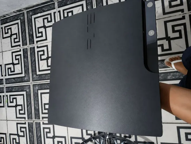 Vendo ps3 desbloqueado vem junto 1 controle