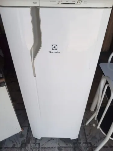 Geladeira Eletrolux 240 l